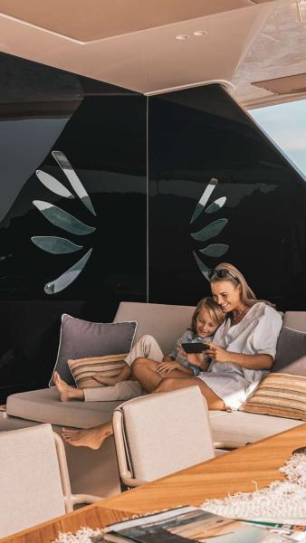We got to spend the day with the lovely crew aboard VIVA LA VIDA, a gorgeous Sunreef 80 in the BVI!❤️‍🔥

Charter her for a week👇
📧 crewed@horizonyachtcharters.com 

#bvi #horizonluxurycrewed #caribbean #yachtcharter #luxuryyacht #crewedyacht #islandhopping #sunreef80